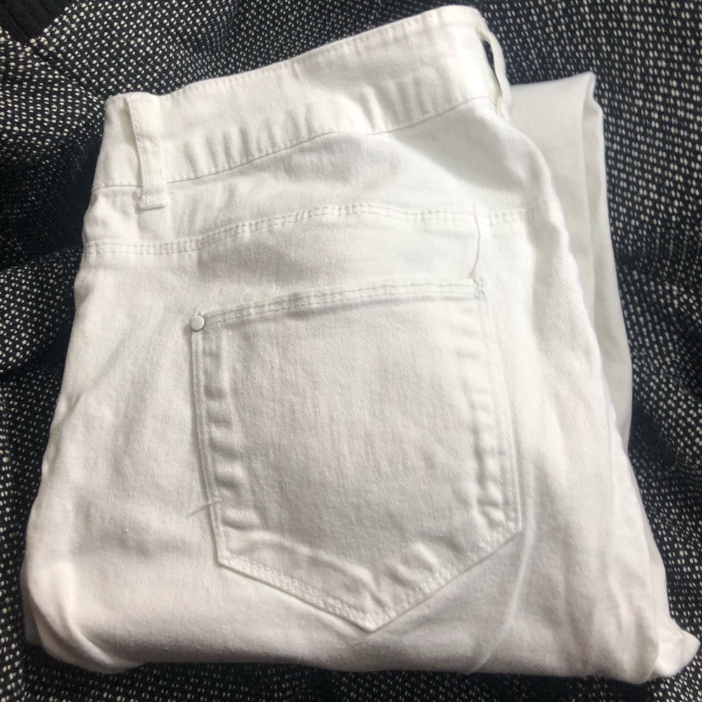 Women’s white jeans size 9